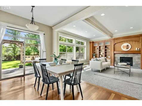 7102 SW 78th Avenue Portland OR 97223