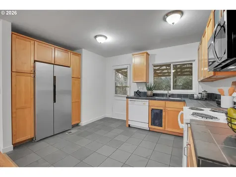 5941 SW Nebraska Street Portland OR 97221