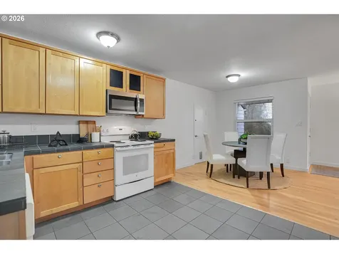 5941 SW Nebraska Street Portland OR 97221