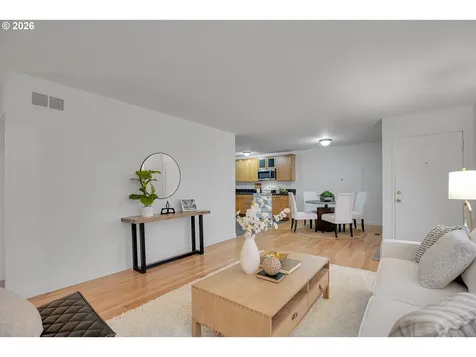 5941 SW Nebraska Street Portland OR 97221