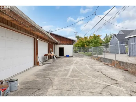 1862 NW Oerding Avenue Roseburg OR 97471