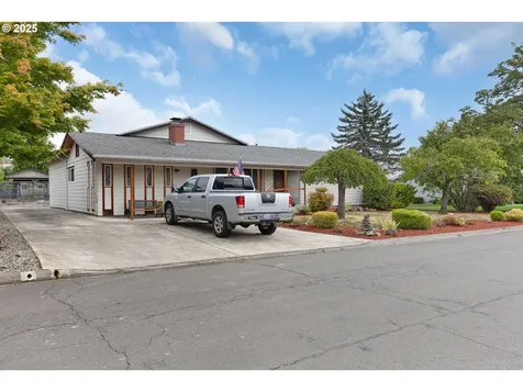 1862 NW Oerding Avenue Roseburg OR 97471