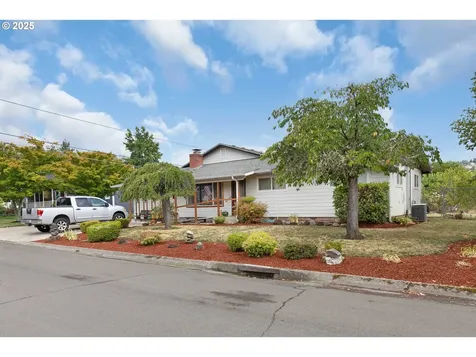 1862 NW Oerding Avenue Roseburg OR 97471