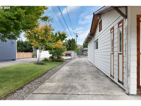 1862 NW Oerding Avenue Roseburg OR 97471