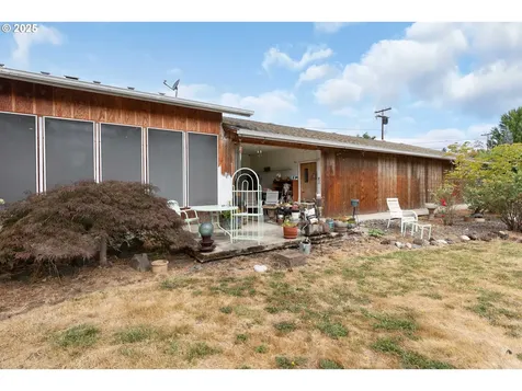 1862 NW Oerding Avenue Roseburg OR 97471