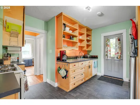 712 W 30th Street Vancouver WA 98660
