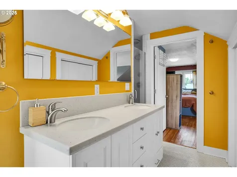712 W 30th Street Vancouver WA 98660