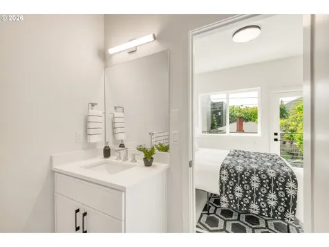 6802 NE 6th Avenue Portland OR 97211