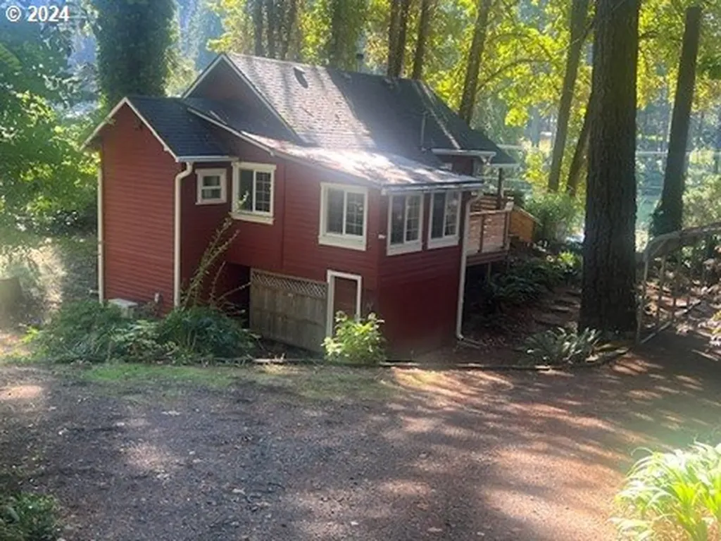 90988 Angels Flight Road Walterville OR 97489