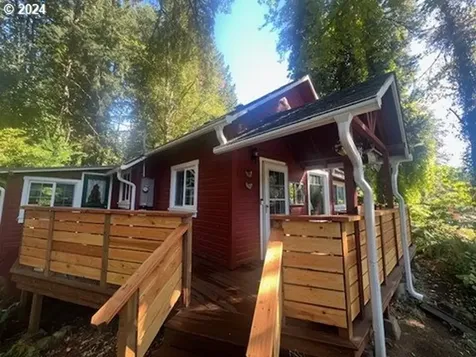 90988 Angels Flight Road Walterville OR 97489
