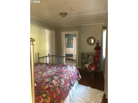 90988 Angels Flight Road Walterville OR 97489