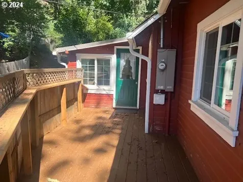 90988 Angels Flight Road Walterville OR 97489