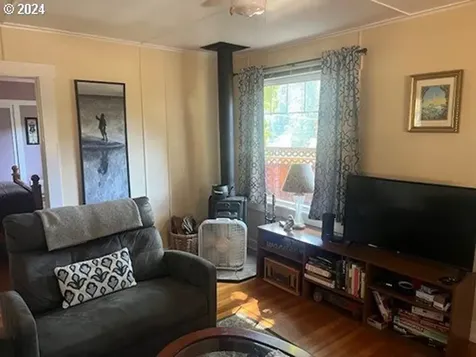 90988 Angels Flight Road Walterville OR 97489