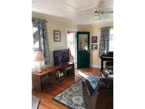 90988 Angels Flight Road Walterville OR 97489