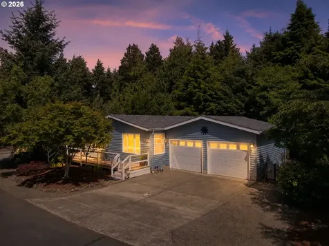 380 Seagrove Loop Lincoln City OR 97367