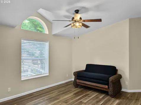 380 Seagrove Loop Lincoln City OR 97367