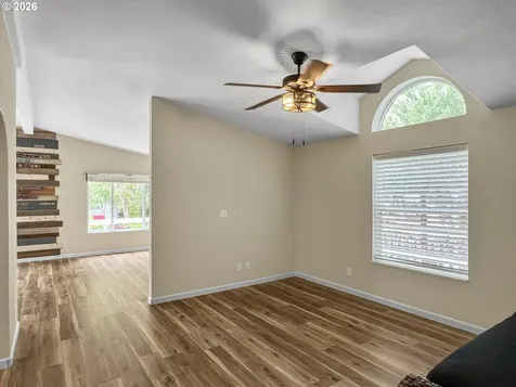 380 Seagrove Loop Lincoln City OR 97367