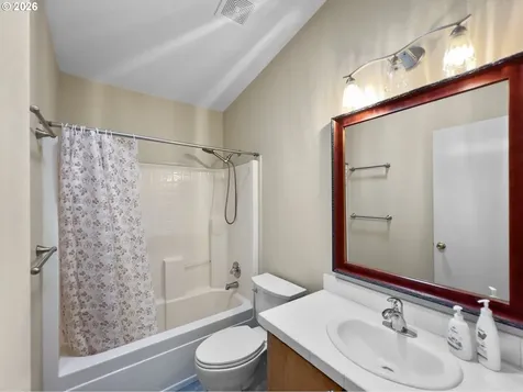 380 Seagrove Loop Lincoln City OR 97367