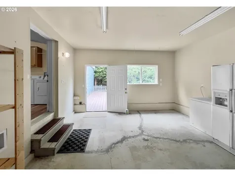 380 Seagrove Loop Lincoln City OR 97367