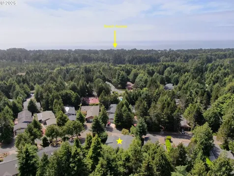 380 Seagrove Loop Lincoln City OR 97367