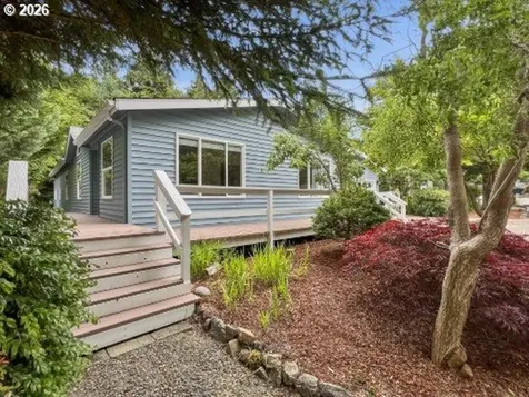 380 Seagrove Loop Lincoln City OR 97367