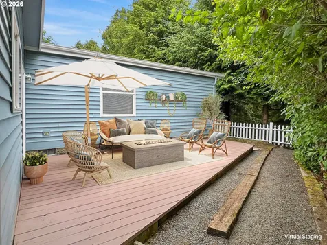 380 Seagrove Loop Lincoln City OR 97367