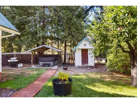 800 Byron Creek Road Winston OR 97496