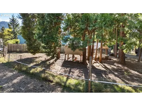 800 Byron Creek Road Winston OR 97496