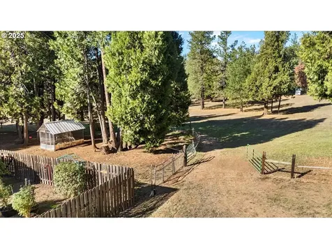 800 Byron Creek Road Winston OR 97496