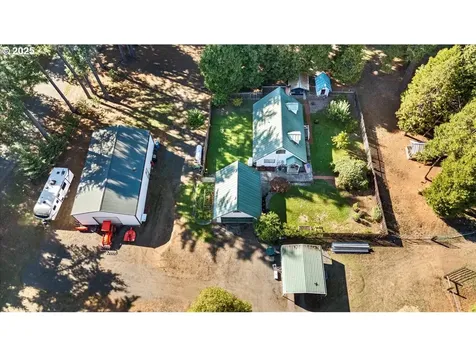 800 Byron Creek Road Winston OR 97496