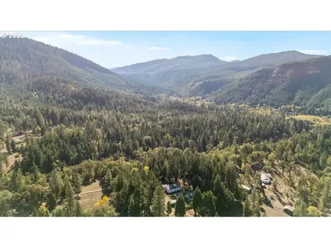 800 Byron Creek Road Winston OR 97496