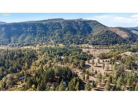 800 Byron Creek Road Winston OR 97496