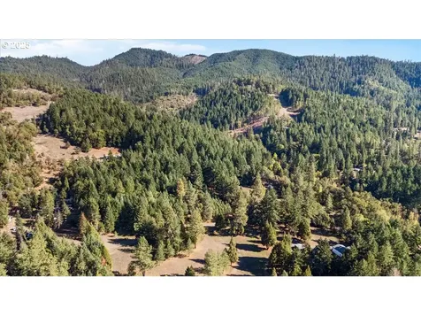800 Byron Creek Road Winston OR 97496