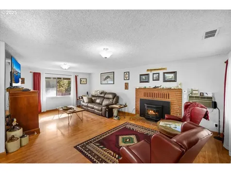 800 Byron Creek Road Winston OR 97496