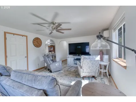 113 NE Whispering River Court Mcminnville OR 97128