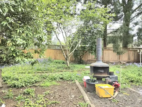 13548 SE Foster Road Portland OR 97236