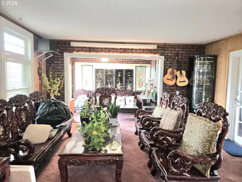 13548 SE Foster Road Portland OR 97236