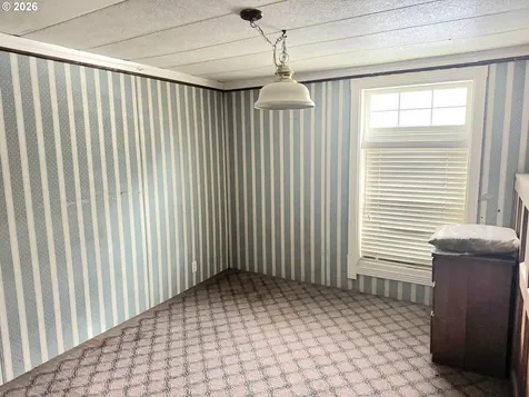 13548 SE Foster Road Portland OR 97236