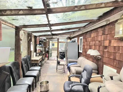 13548 SE Foster Road Portland OR 97236