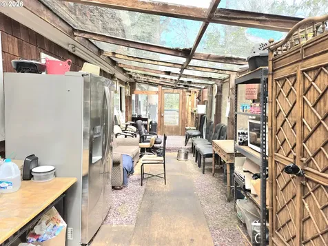 13548 SE Foster Road Portland OR 97236