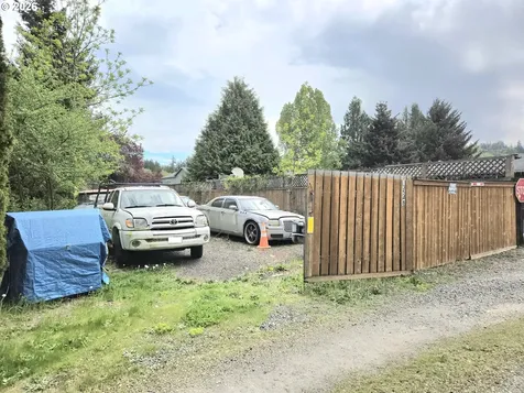 13548 SE Foster Road Portland OR 97236