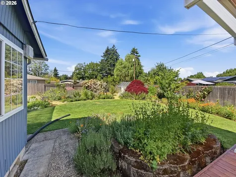 1040 Martha Court Eugene OR 97401
