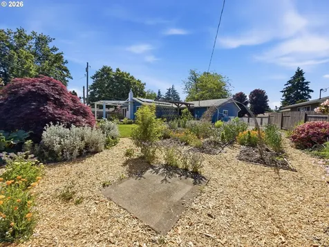 1040 Martha Court Eugene OR 97401