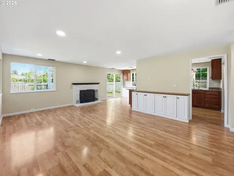 1040 Martha Court Eugene OR 97401