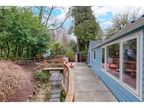 4824 SW Shattuck Road Portland OR 97221