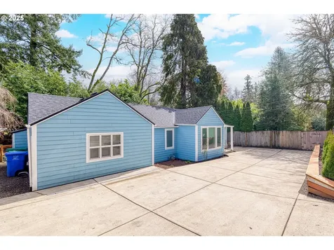 4824 SW Shattuck Road Portland OR 97221