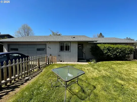 959 Chickadee Court NE Salem OR 97301
