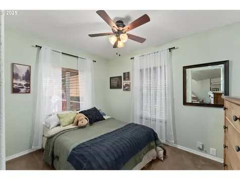 2104 NW Calkins Avenue Roseburg OR 97471