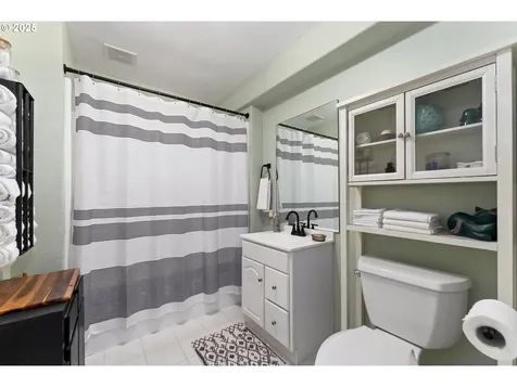 2104 NW Calkins Avenue Roseburg OR 97471