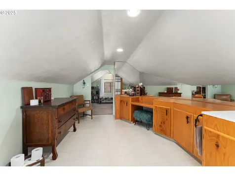 2104 NW Calkins Avenue Roseburg OR 97471